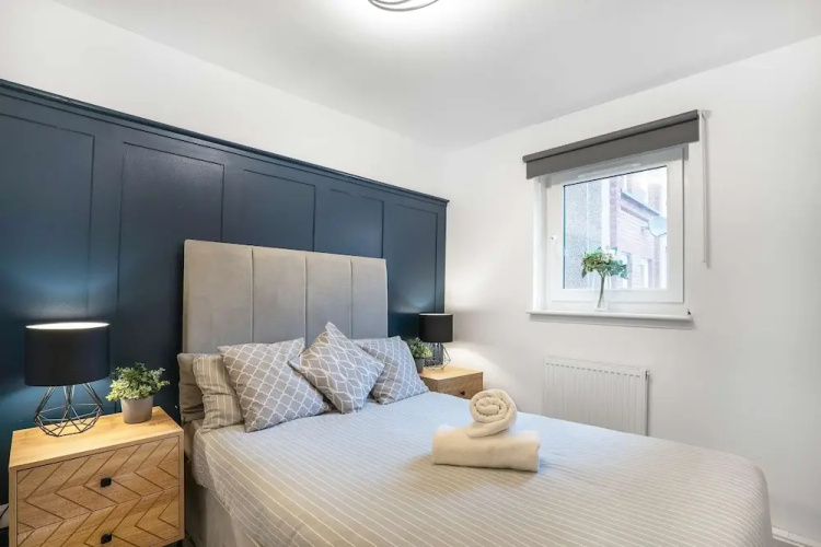 Modern 2bed Apartment-free Parking