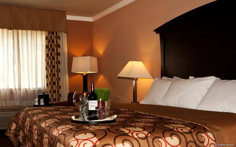Best Western Plus Orchard Inn