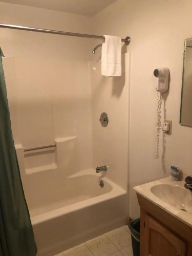 Sara Placid Inn & Suites