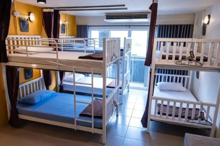 Krabi Freedom Hostel And Bar