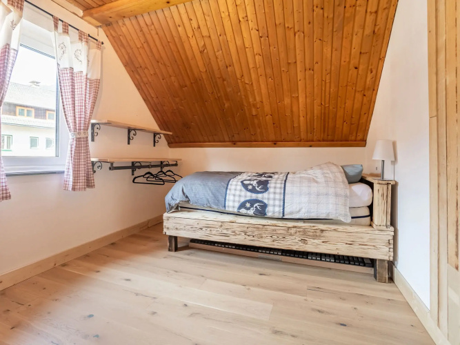 Snug holiday home in Weißbriach with terrace