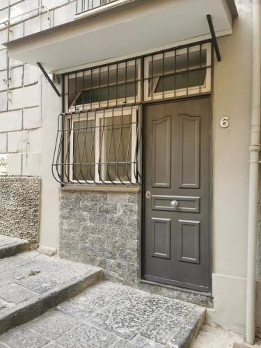 Street House