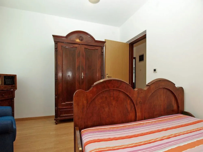 Apartment 1868