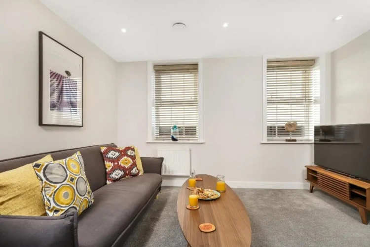 2 Bedrooms Apartment
