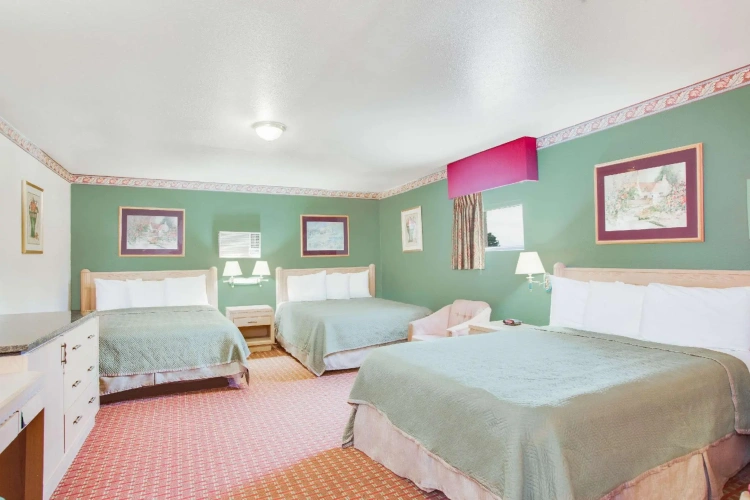 Deluxe Sextuple room