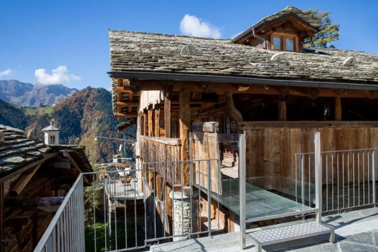 Suite with view