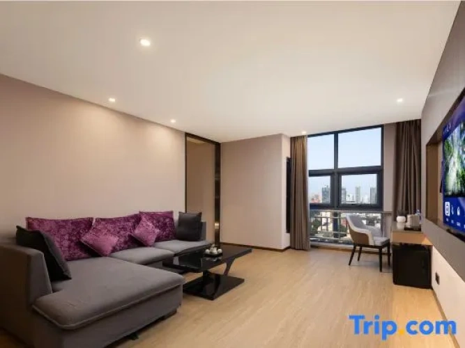 Standard Quadruple Suite
