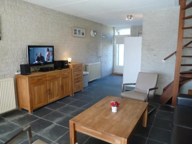 2 Bedrooms Cottage