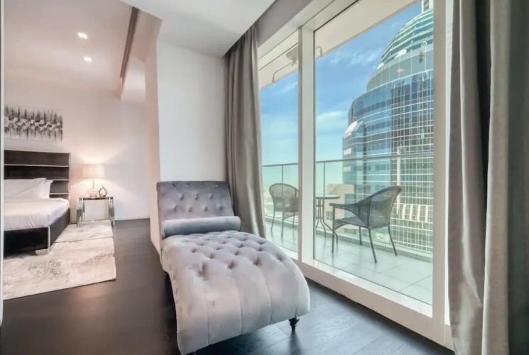 High-end Luxe Apt w Marina Views