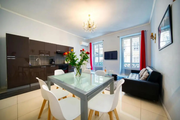 Lusso 5 beds Central Apartment