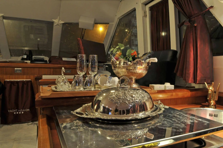 Maria Callas Yachthotel