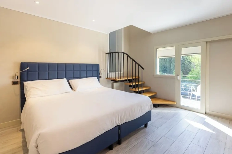 Comfort Double room with balcony and with partial view