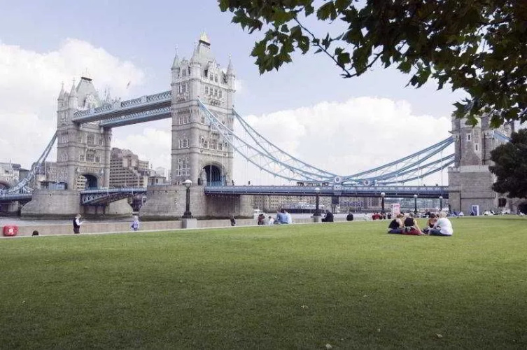 Think Tower Bridge