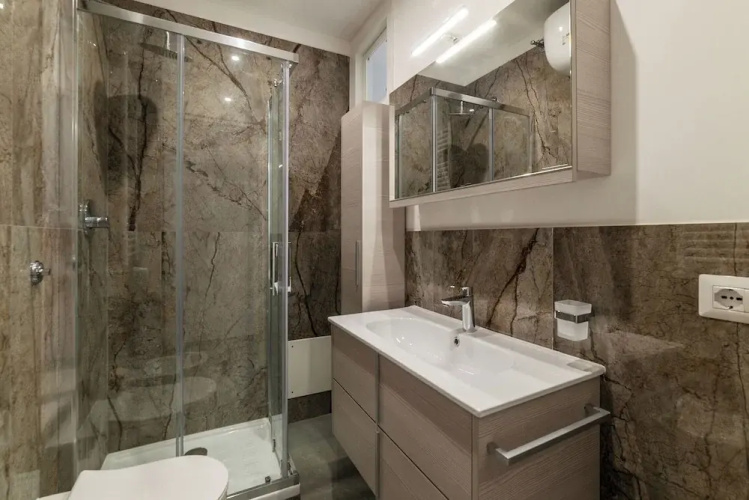 JOIVY Delightful 3-bed Flat with Balcony
