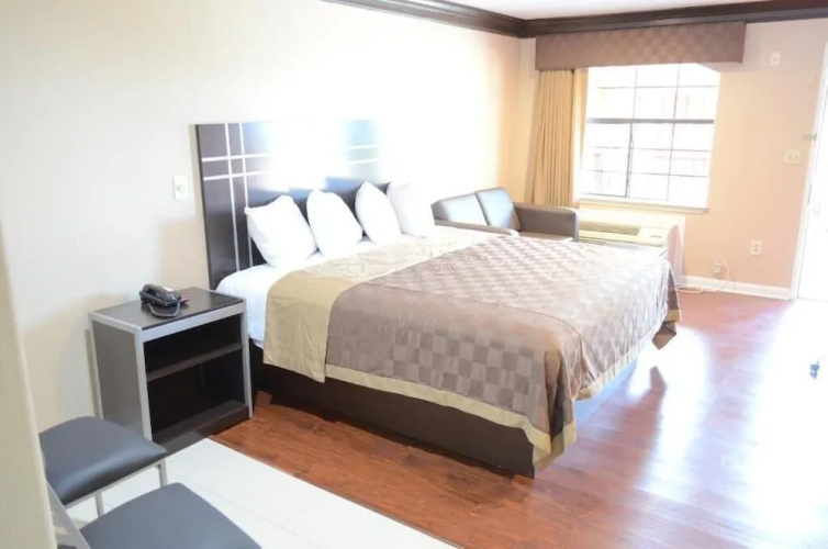 Regency Inn