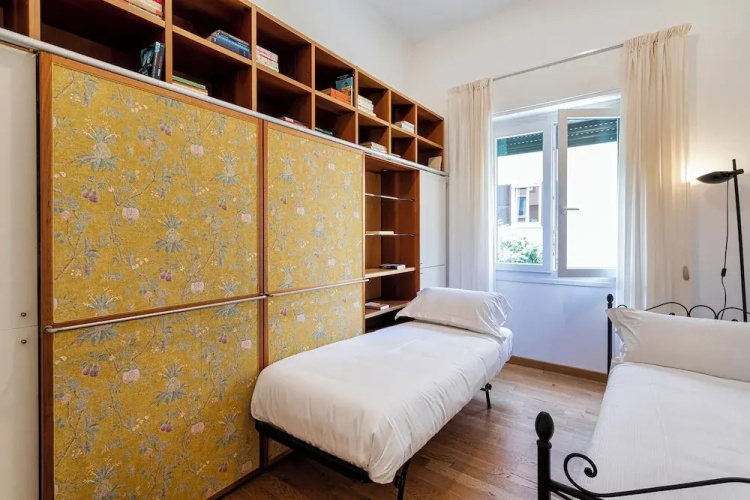 Light Apartment in Albaro