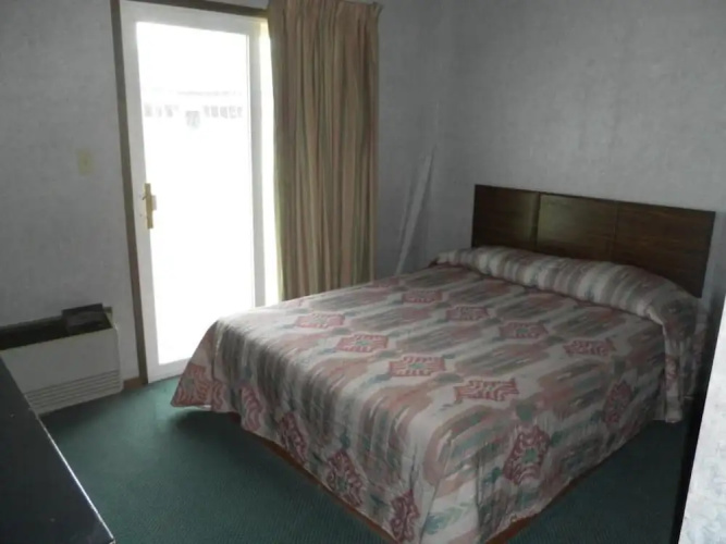 Tidewater Motel