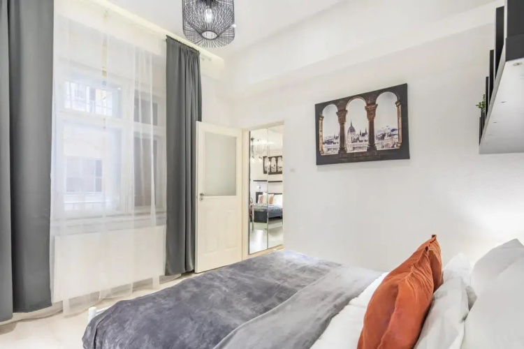 Grand Synagogue Dream Home