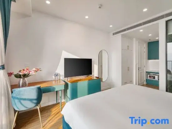 3 Bedrooms Double Suite with view