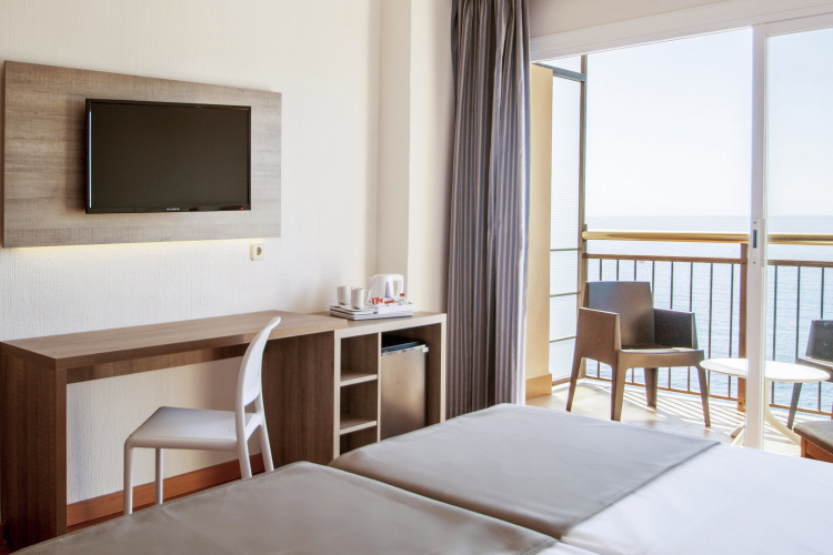 Sentido Cala Vinas Hotel photo 7
