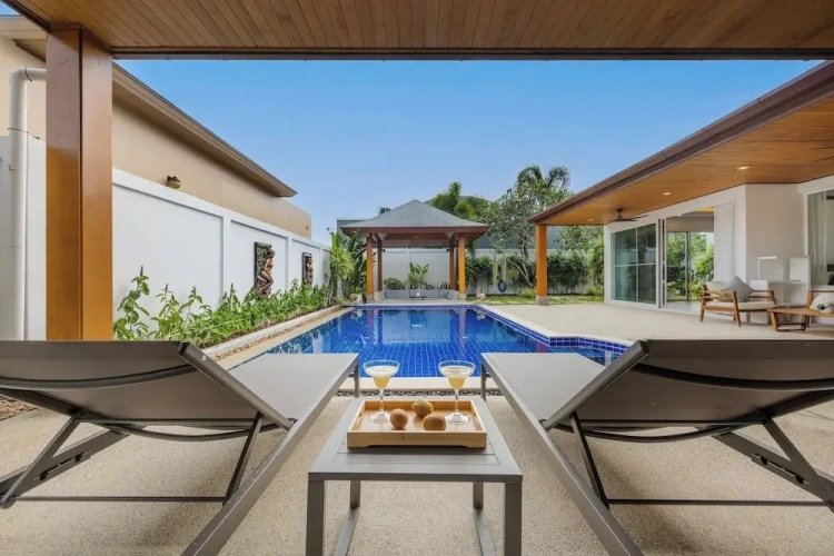 2 Bedrooms Villa