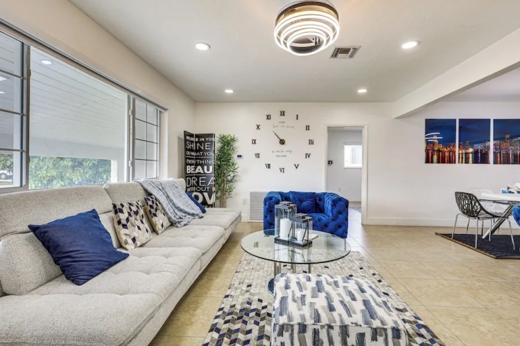 4 Bedrooms Cottage