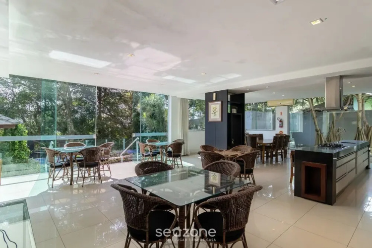 Apt With Charming Sea View in Itacorubi Cmr204