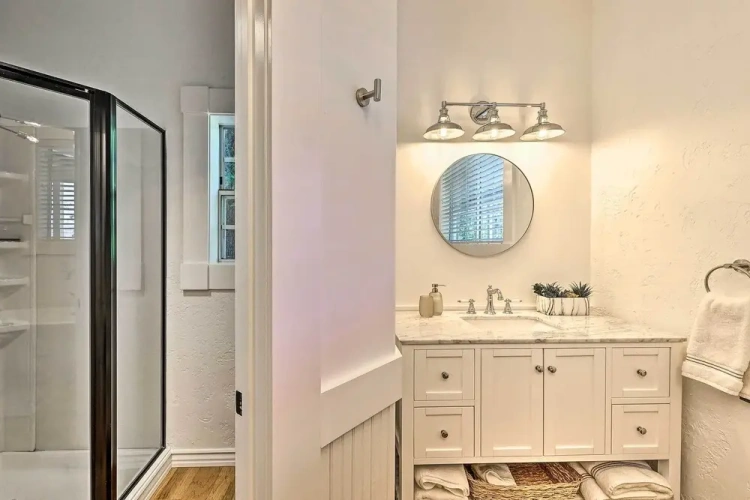 4 Bedrooms Cottage