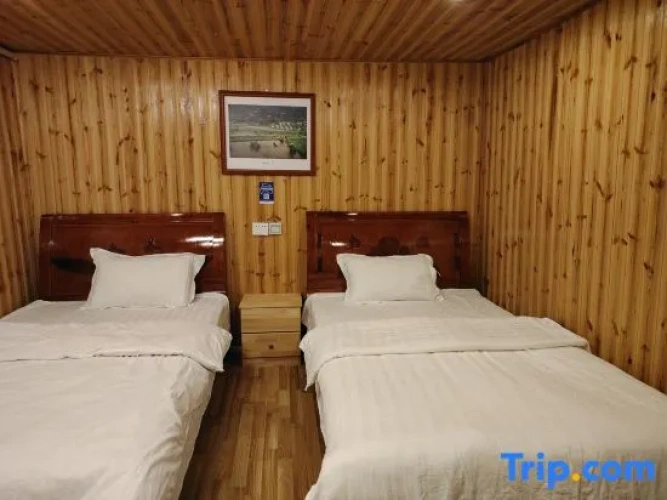 Standard room with mountain view