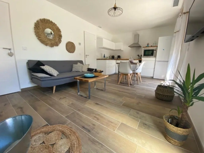2 Bedrooms Cottage