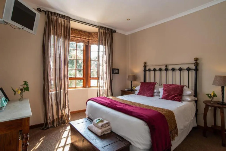 5th Avenue Gooseberry Guest HouseOver view