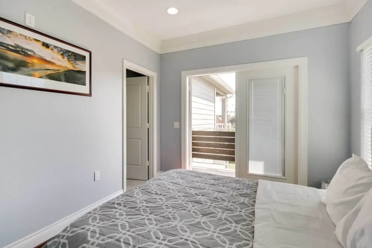 5 Bedrooms Cottage