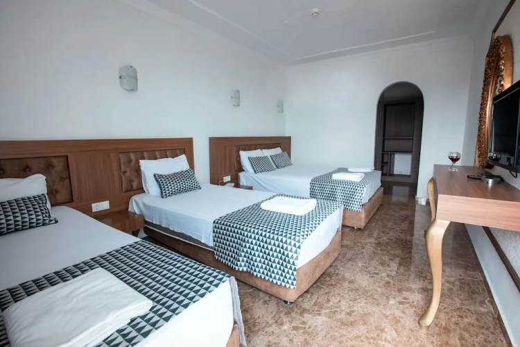 Standard Family room with balcony and with partial sea view