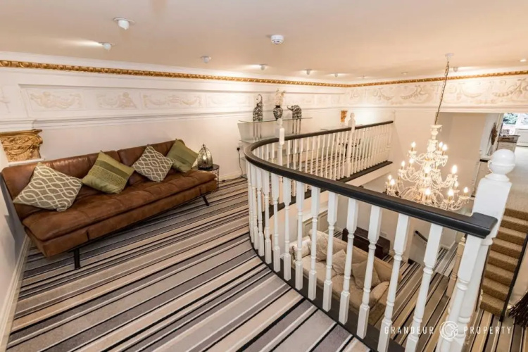 Stunning Sea View 2 Bed Triplex Apt Terrace Free Parking