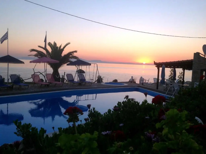 Violetta Seaside Studios&Apartments