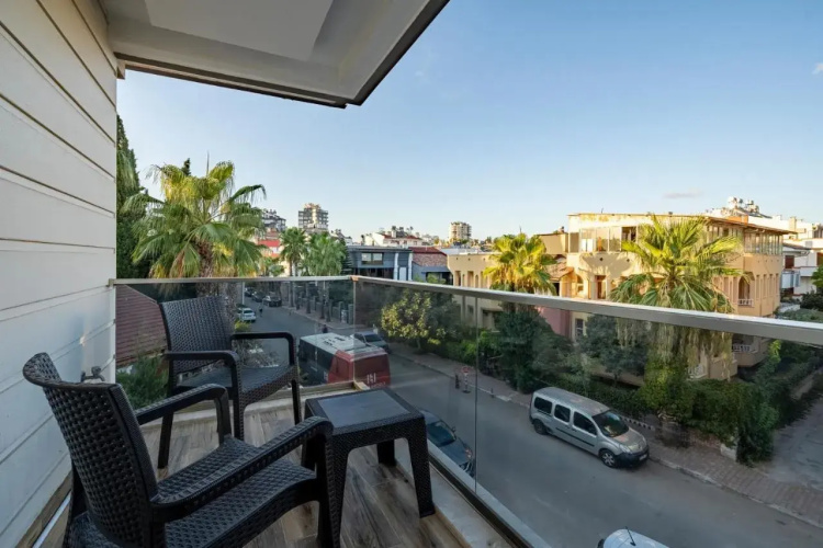 Eluxio Suite Hotel