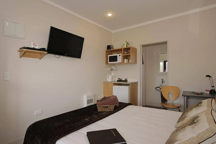 Big Five Motel