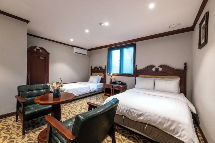 Classic Twin room
