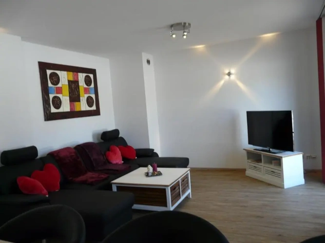 2 Bedrooms Apartment with garden view
