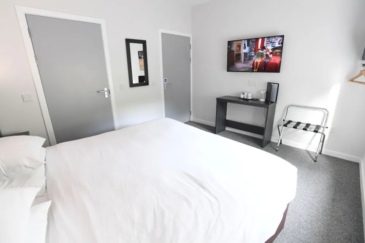 Rooms At The Railway