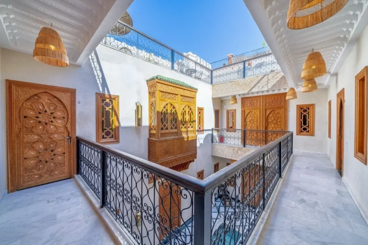 Deluxe Twin room with courtyard view