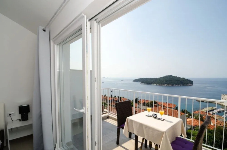Ploce apartmani - LUV