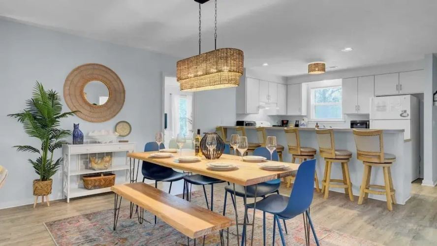 4 Bedrooms Cottage