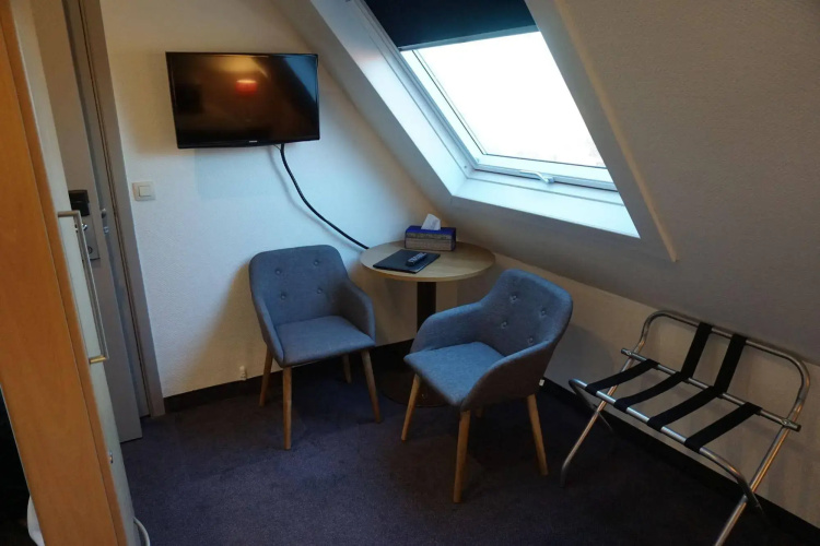 Hotel Asiris