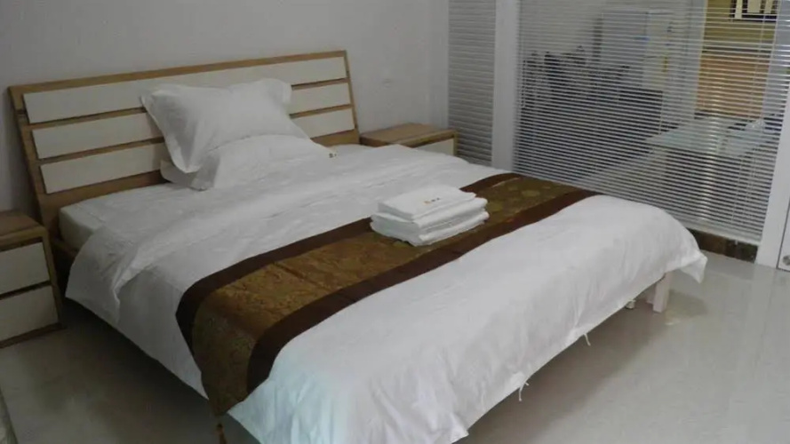 Maple Leaf Guihuayuan Business Apartment