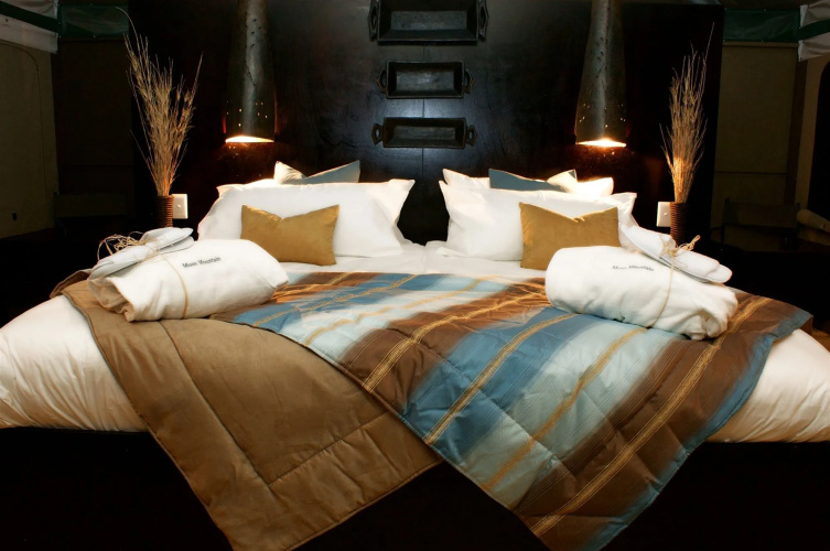 Moon Mountain Lodge