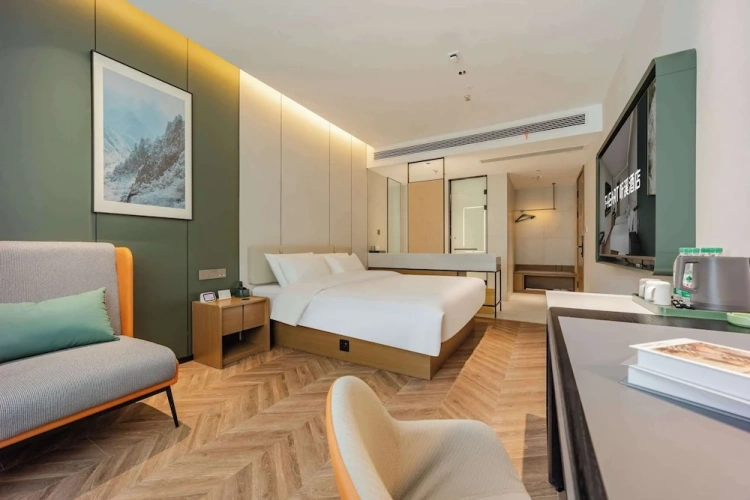 Classic Double room with city view