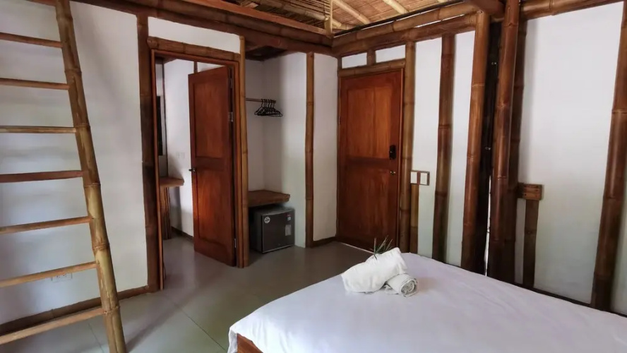 Bamboo Surf House - Hostel