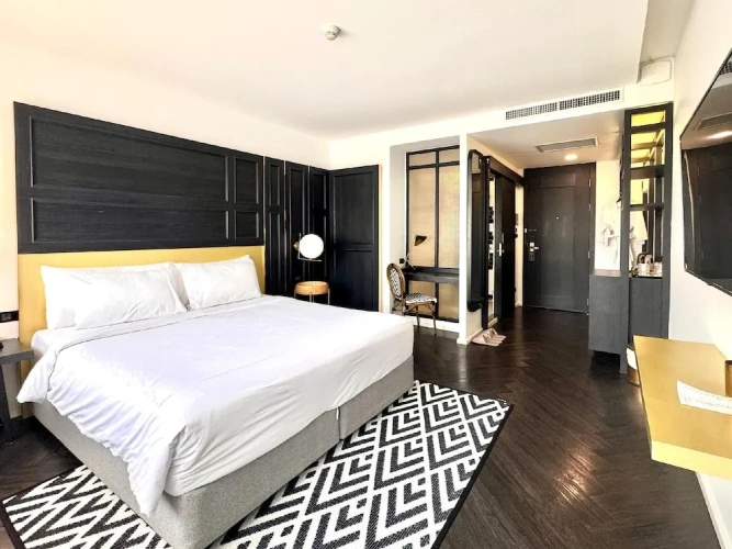 Deluxe Double room with pool view