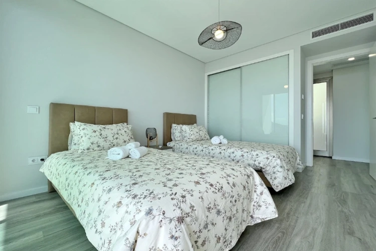 1 Bedroom Luxury Cottage with sea view